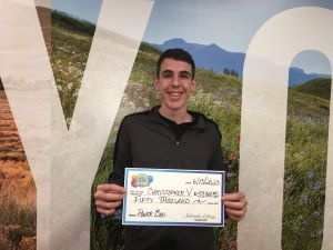 ¡Christopher V. de Dillon ganó $50,000 con su boleto de Powerball de $2!