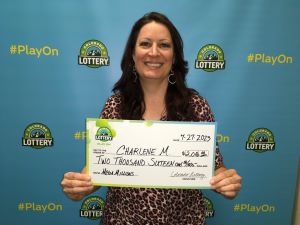 ¡Charlene M. de Denver ganó $2,016 con su boleto de Mega Millions!