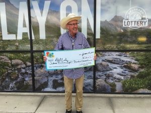 ¡Bill S. de Carbondale ganó el premio mayor de $3,896,039 de Colorado Lotto+!