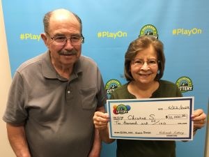 ¡Christine S. de Northglenn ganó $10,000 en su boleto Gold Rush Scratch de $250,000!