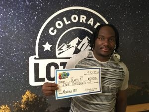 ¡James R. gana $5K en el Día Nacional del Slurpee!