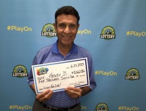 ¡Henry B. gana el premio mayor Lucky for Life de $5k!