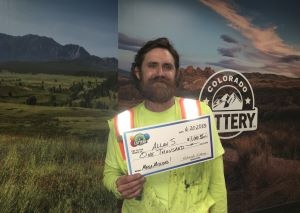 ¡Allan S. de Broomfield ganó $1,000 con su boleto de Mega Millions!